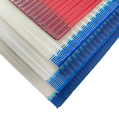 Flat Wire Non Woven Mesh Fabric Heat Setting , Red Mesh Screen for Paper Drying